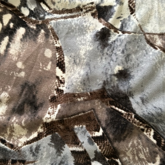 Black trim dressy high/low cardigan with long sleeves - Picture 7 of 7